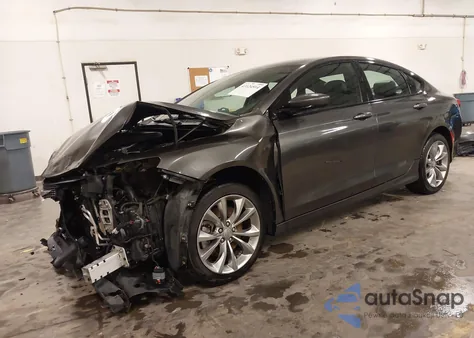 2015 Chrysler 200 S z USA, uszkodzony, nr VIN 1C3CCCDGXFN567250